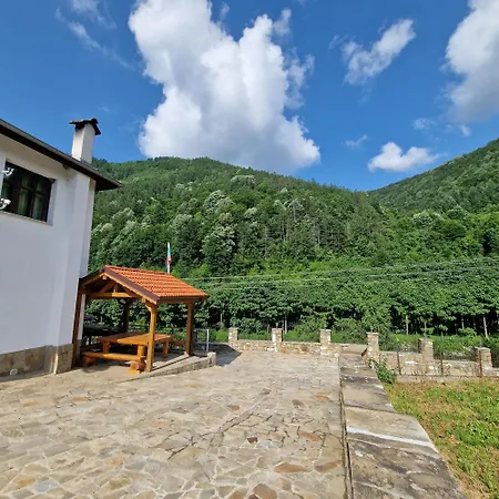 Ivan بيت ضيافة