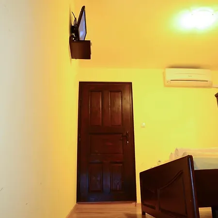 Ivan بيت ضيافة Cherni Osum